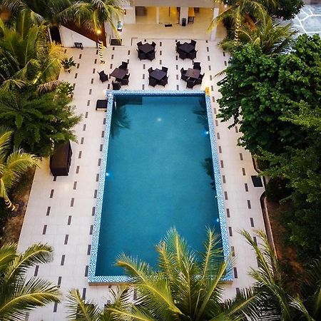 Hotel D'Season Karimun Jawa Karimunjawa Esterno foto