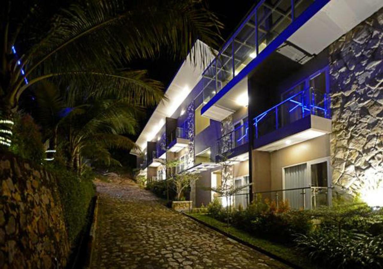 Hotel D'Season Karimun Jawa Karimunjawa Esterno foto