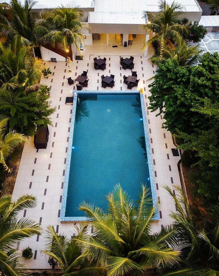Hotel D'Season Karimun Jawa Karimunjawa Esterno foto